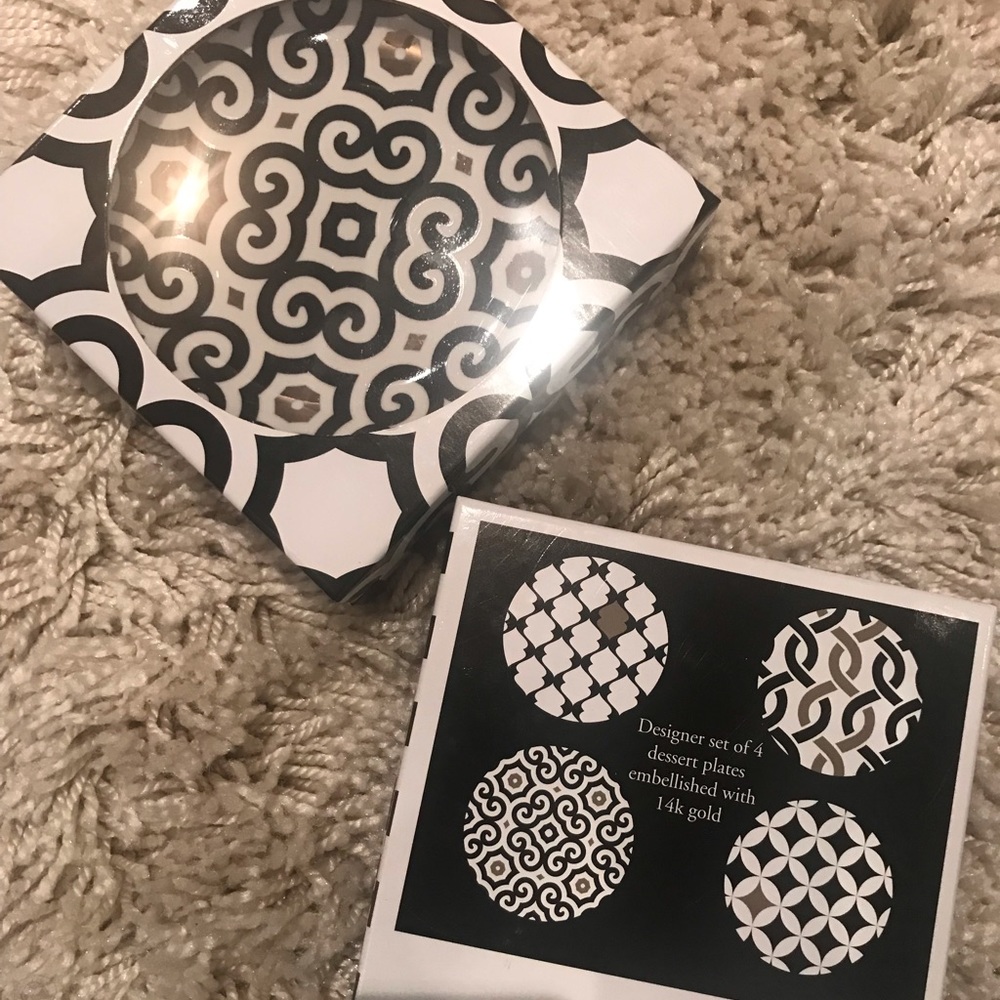 Dessert plates(8 total plates)